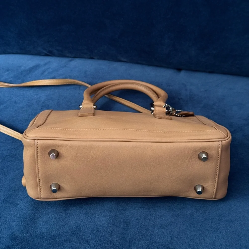 Coach Vintage Bonnie Legacy 9421  Tan/Beige Satchel Bag‎